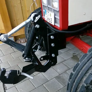 Mit fronthydraulik