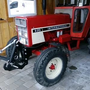 Mit fronthydraulik
