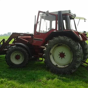 IHC 955 XL mit Baas Fronlader