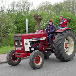 international 834