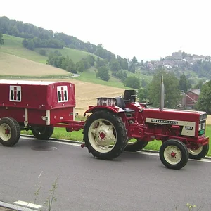 383 mit IH-Hänger