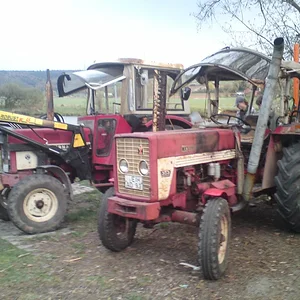 IHC 633 und 353 im Holzeinsatz