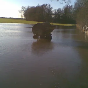 unser wasser wagen im wasser