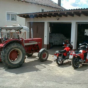 624+946