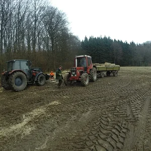 Brennholz Fahren mit 844.