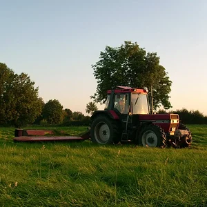 956 XL