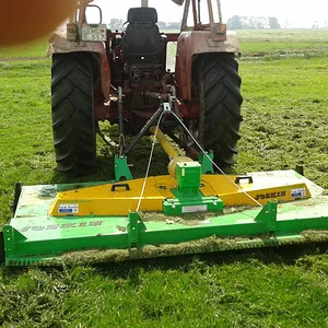 IHC 844 mit Weidepflegemäher