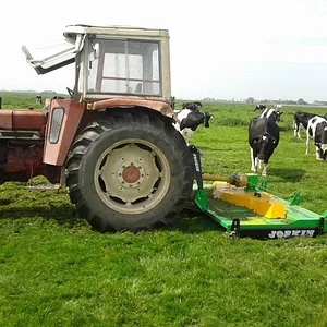 IHC 844 mit Weidepflegemäher