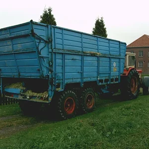 Mein 1046 mit Häckselwagen