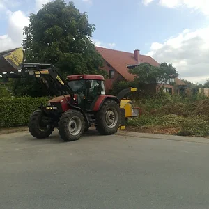 Case MX 100C am Buschhacken