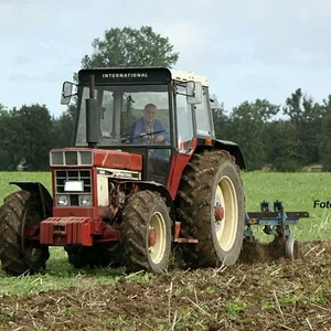 IHC 1246 mit Rabe Grubber