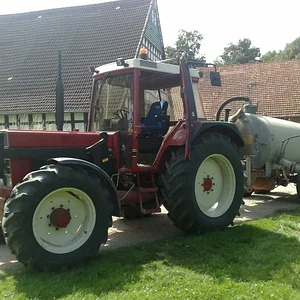 1055XL am Gülle fahren