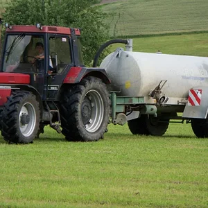 1056XL mit Güllefass