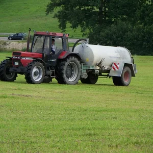 1056XL mit Güllefass