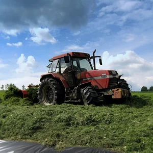 maxxum 5130 beim Siloverteilen
