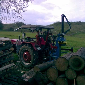 Heute beim Holzspalten