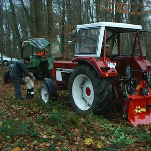 DE744