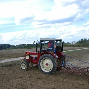 Ihc 633 beim plügen