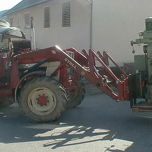 624+946
