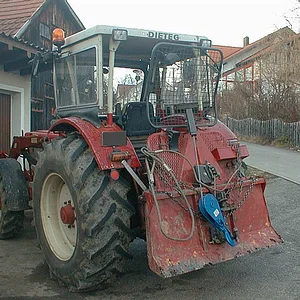 624+946