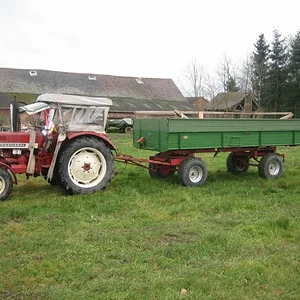 unser 453 mit Welger-Anhänger