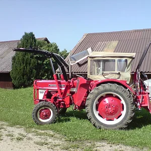 IHC 353 mit neu lackiertem Fl