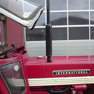 IHC 353 Auspuff nach oben