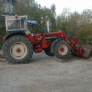 624+946