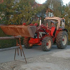 624+946