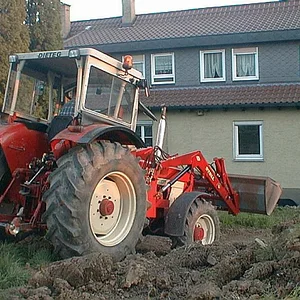 624+946