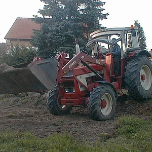 624+946