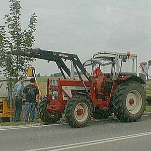 624+946