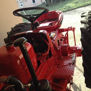 D320