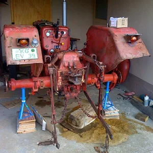 D320