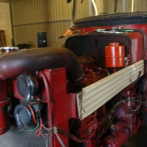 624+946