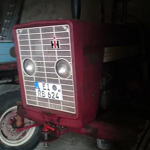 Neuer Kühlergrill aus Metall