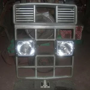 Die alte Maske, genietet