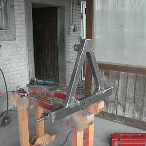 Frontgewicht an Fronthydraulik