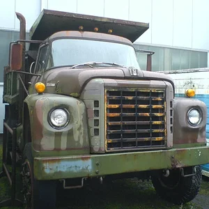 IHC Loadstar 750
