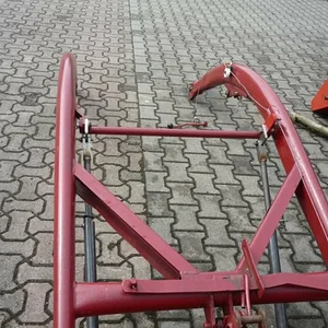 Neue Frontladerstützen