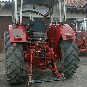 624+946