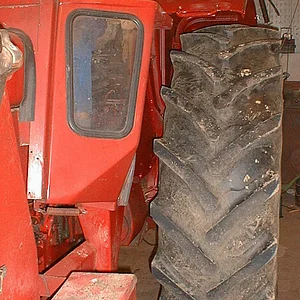 624+946