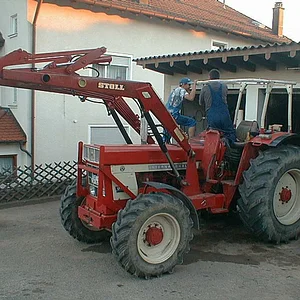 624+946