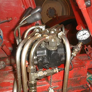 624+946