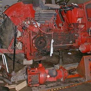 624+946