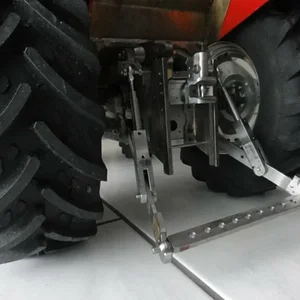 CASE IH 4240XL im Massstab 1:6