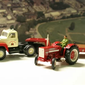 IH RF-200 und IH 624