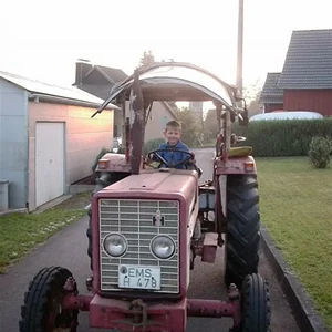 T323