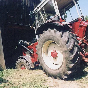 624+946