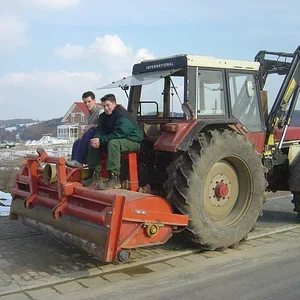 IHC 1246 mit FL und Mulcher